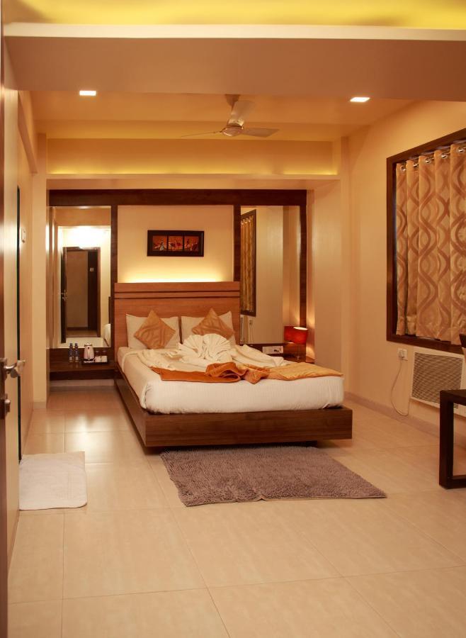 Vegas Residency Hotel Kalyan Ngoại thất bức ảnh