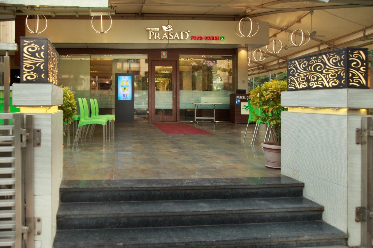 Vegas Residency Hotel Kalyan Ngoại thất bức ảnh